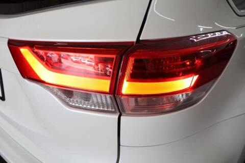 2017 Toyota Highlander LE