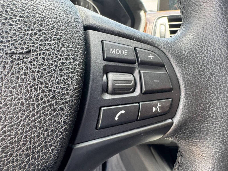 2015 BMW 3 Series 320i