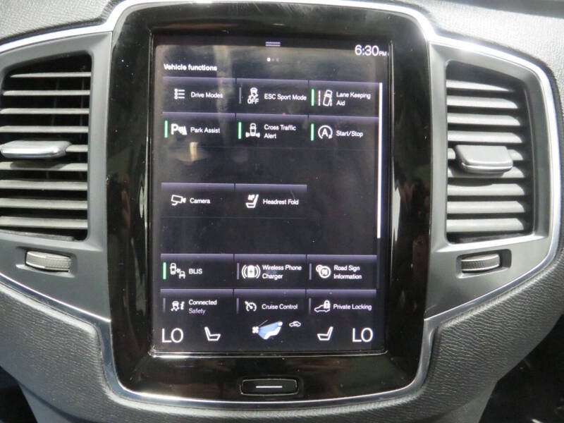 2022 Volvo XC90 T5 Momentum