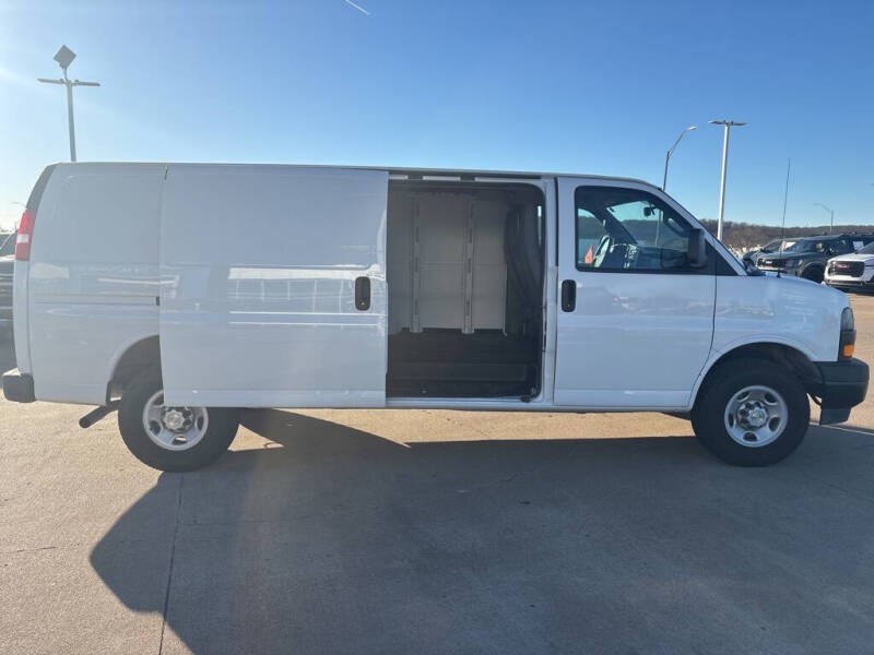 2023 Chevrolet Express 2500