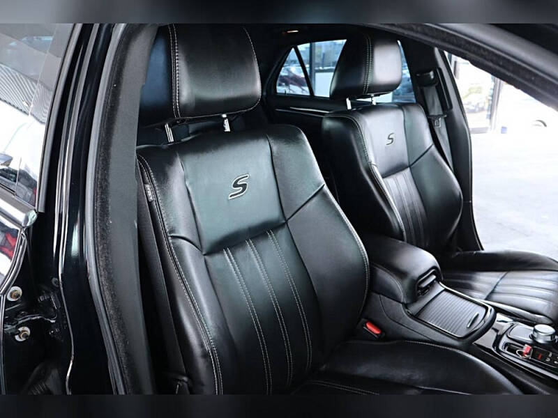 2018 Chrysler 300 S