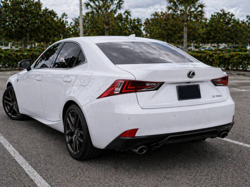 2019 Lexus IS 300