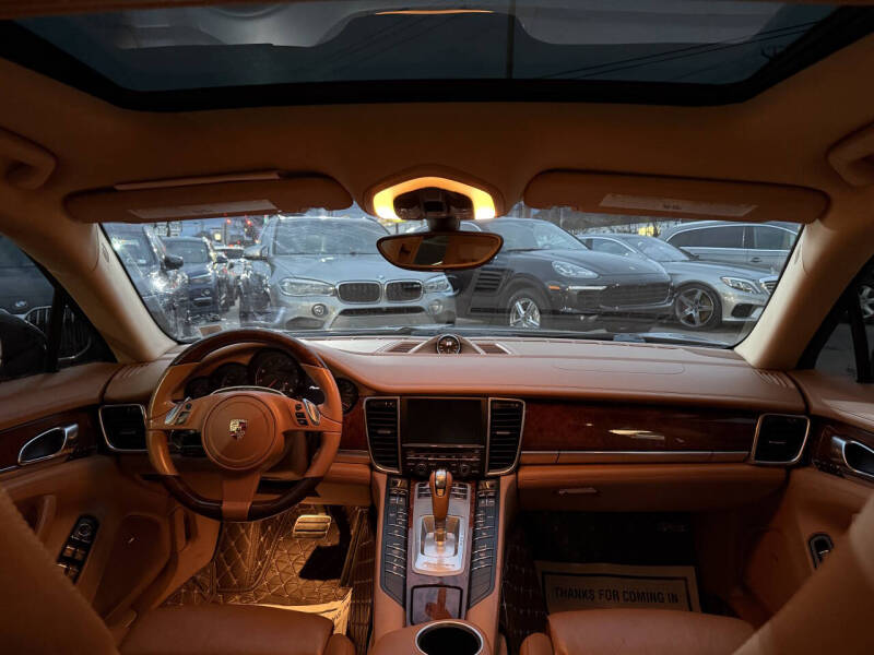 2012 Porsche Panamera 4