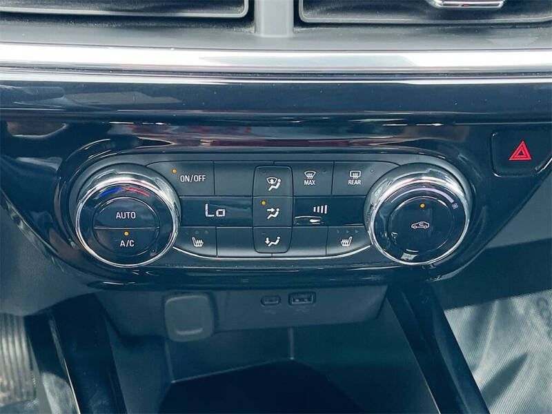 2025 Chevrolet Trax RS