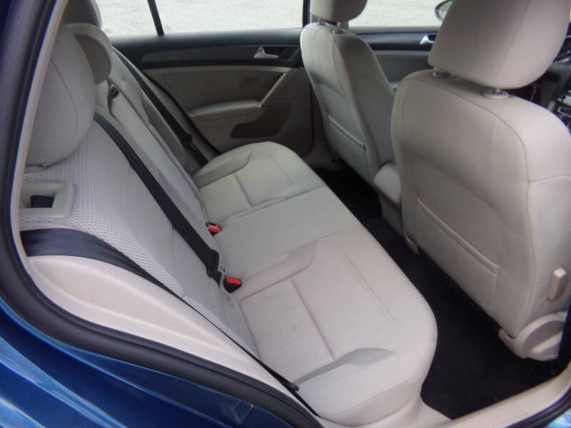 2018 Volkswagen Golf TSI S