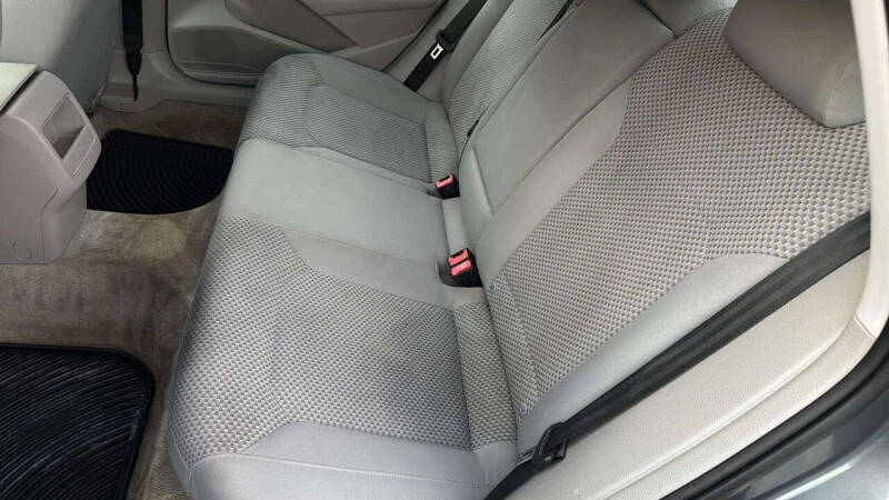 2014 Volkswagen Passat 1.8T S PZEV