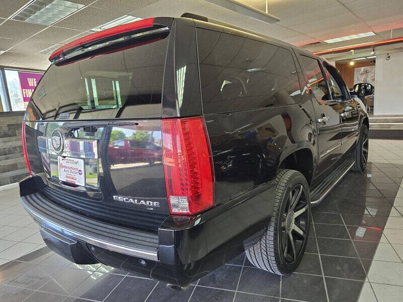 2011 Cadillac Escalade ESV Luxury