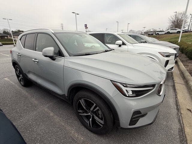 2025 Volvo XC40 B5 Core Bright Theme