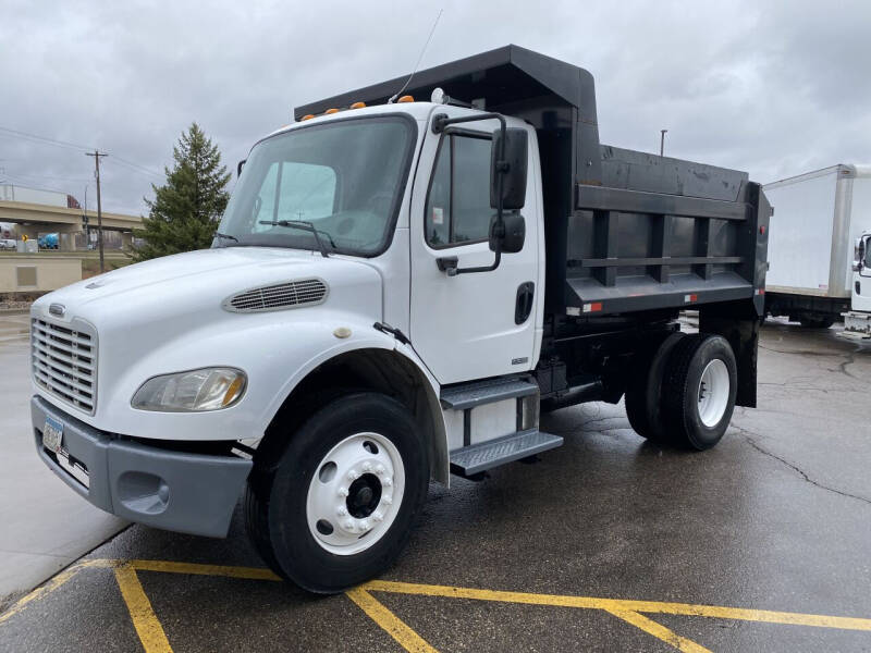 2004 Freightliner M2 106