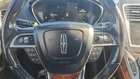 2019 Lincoln Nautilus Select