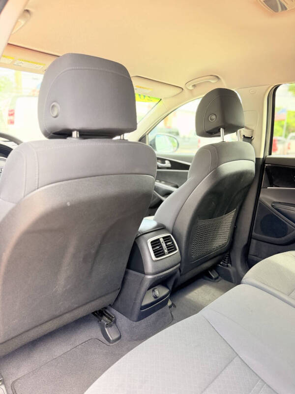 2017 Kia Sorento L