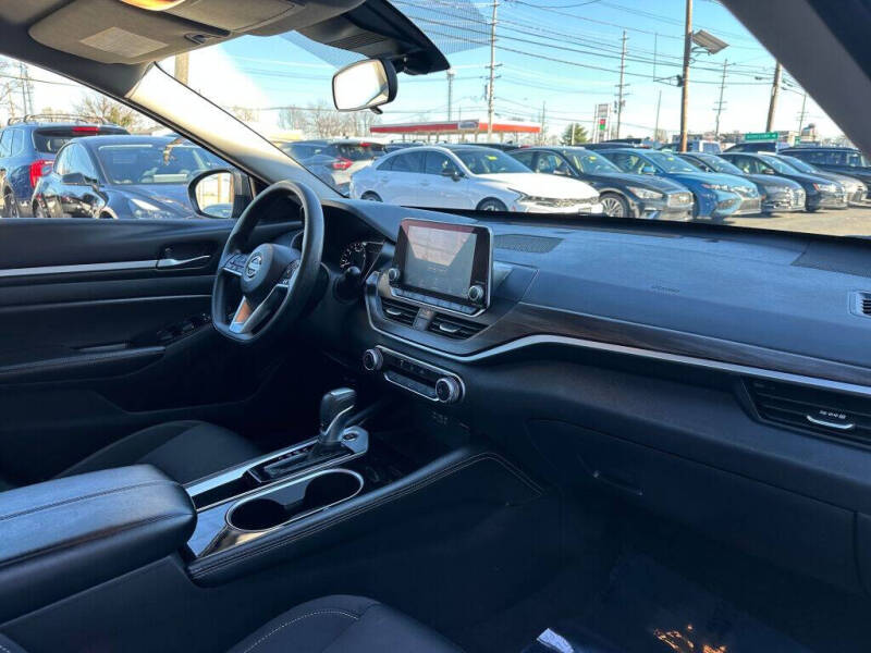 2023 Nissan Altima 2.5 SV