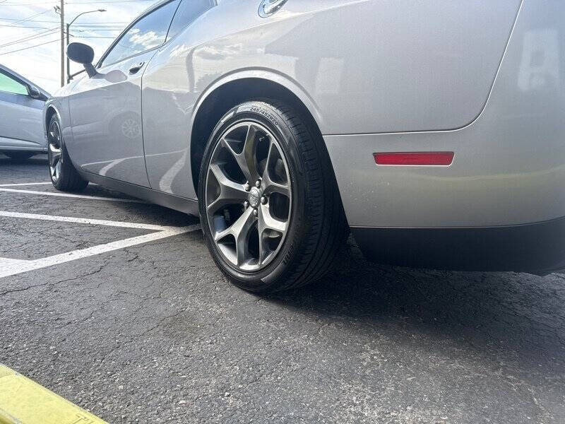 2015 Dodge Challenger SXT Plus