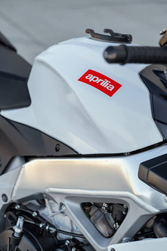 2015 Aprilia Tuono V4