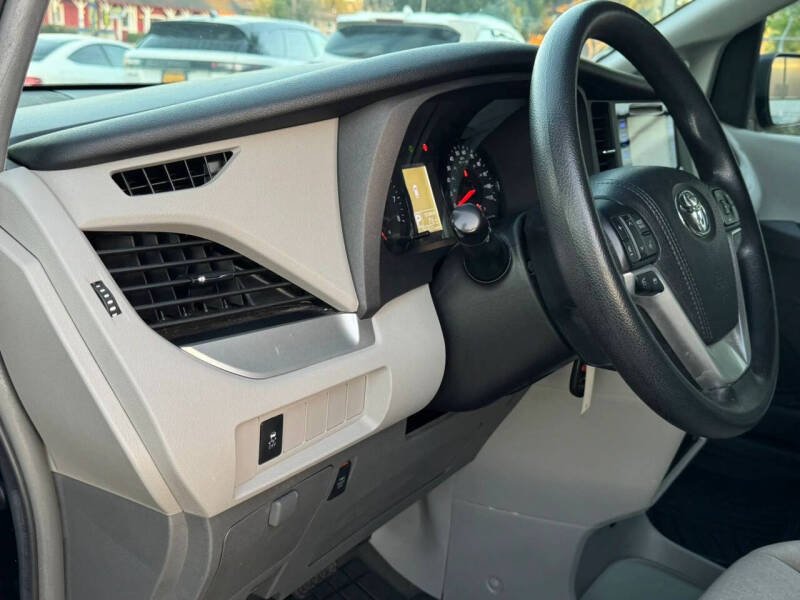 2017 Toyota Sienna