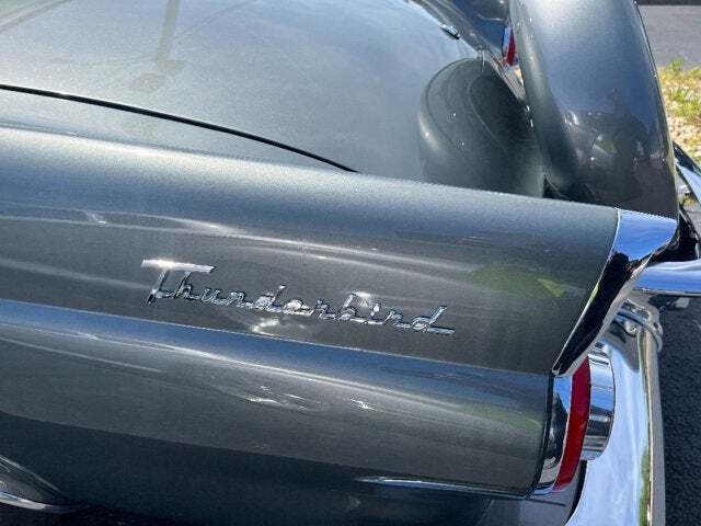 1956 Ford Thunderbird 16