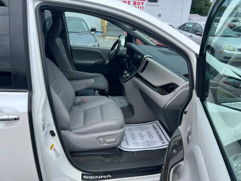 2015 Toyota Sienna