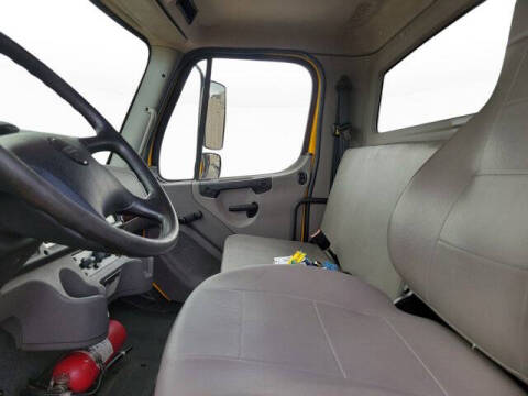2019 Freightliner M2 106