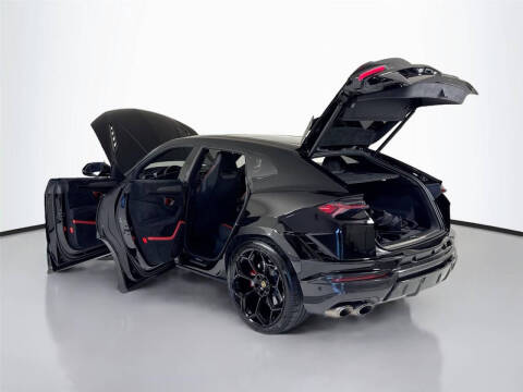 2023 Lamborghini Urus Performante