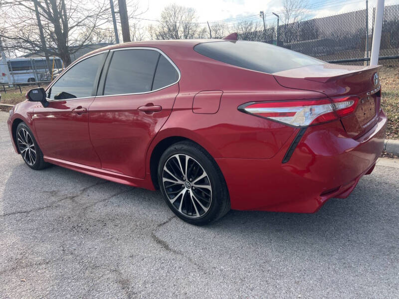 2020 Toyota Camry SE