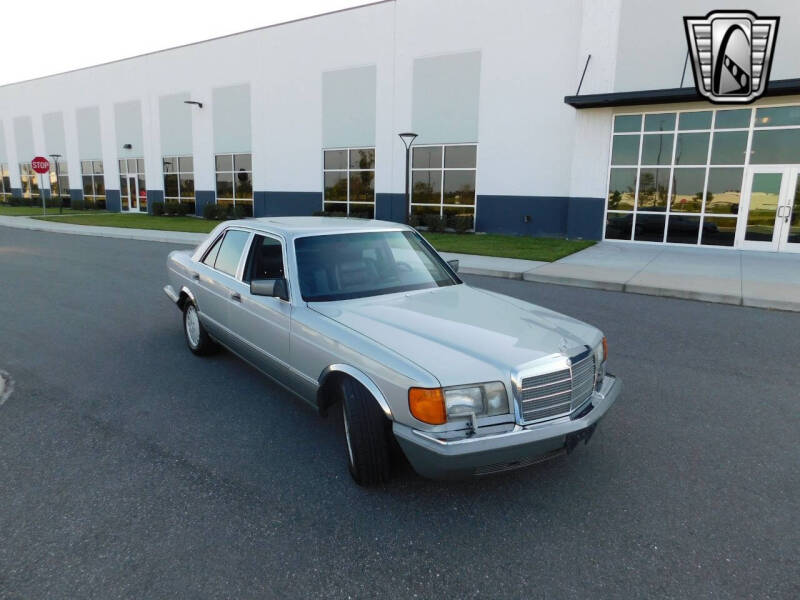 1990 Mercedes-Benz 300-Class 300 SE