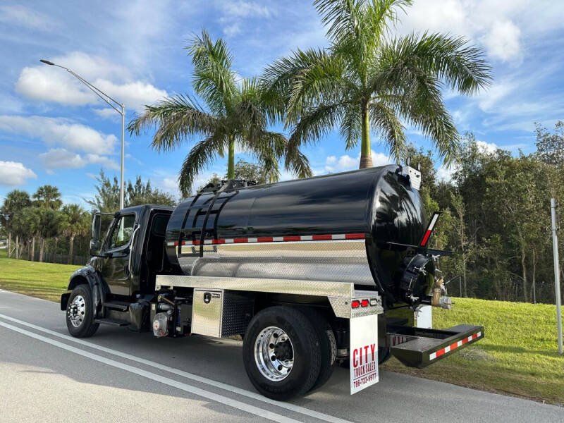 2015 Freightliner M2 106