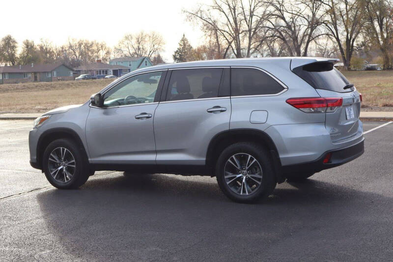 2019 Toyota Highlander LE