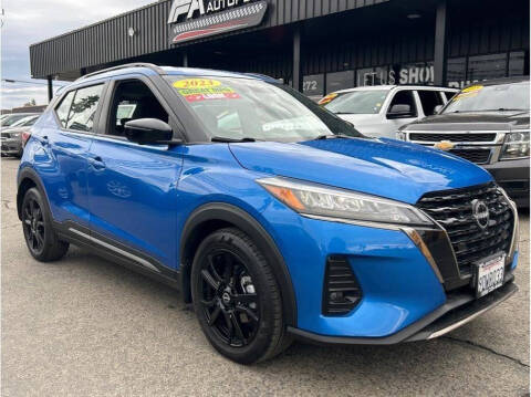 2023 Nissan Kicks SR