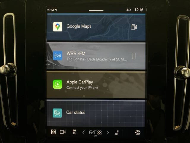 2025 Volvo XC40 B5 Plus Bright Theme