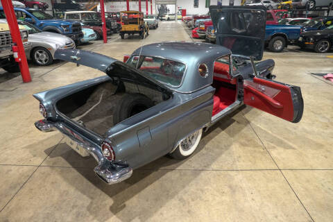 1957 Ford Thunderbird