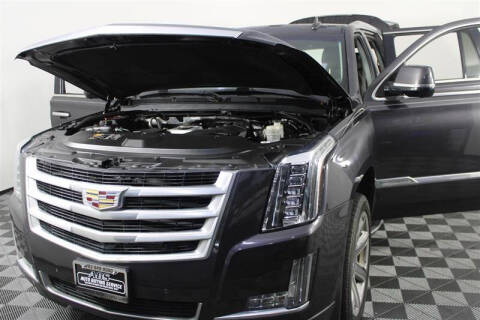2016 Cadillac Escalade Luxury Collection