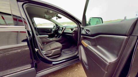 2017 GMC Acadia SLE-2