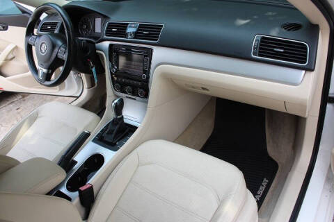 2013 Volkswagen Passat SE