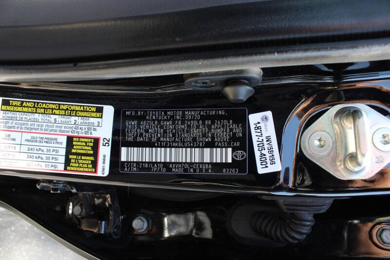 2020 Toyota Camry Hybrid XLE