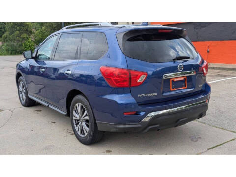 2020 Nissan Pathfinder SV