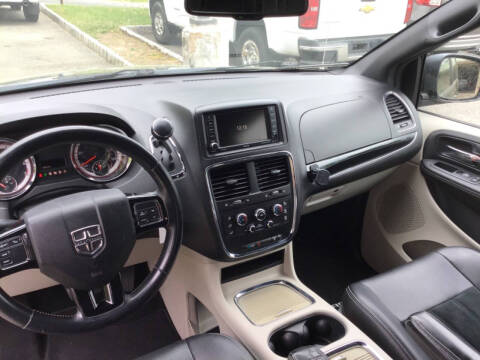 2016 Dodge Grand Caravan SXT Plus