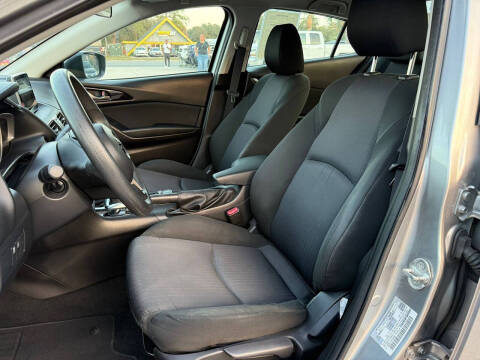 2015 Mazda MAZDA3 i Sport