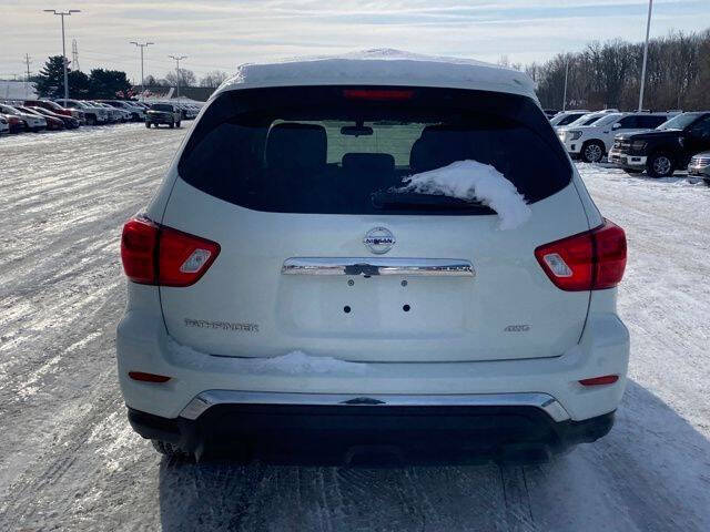 2020 Nissan Pathfinder S