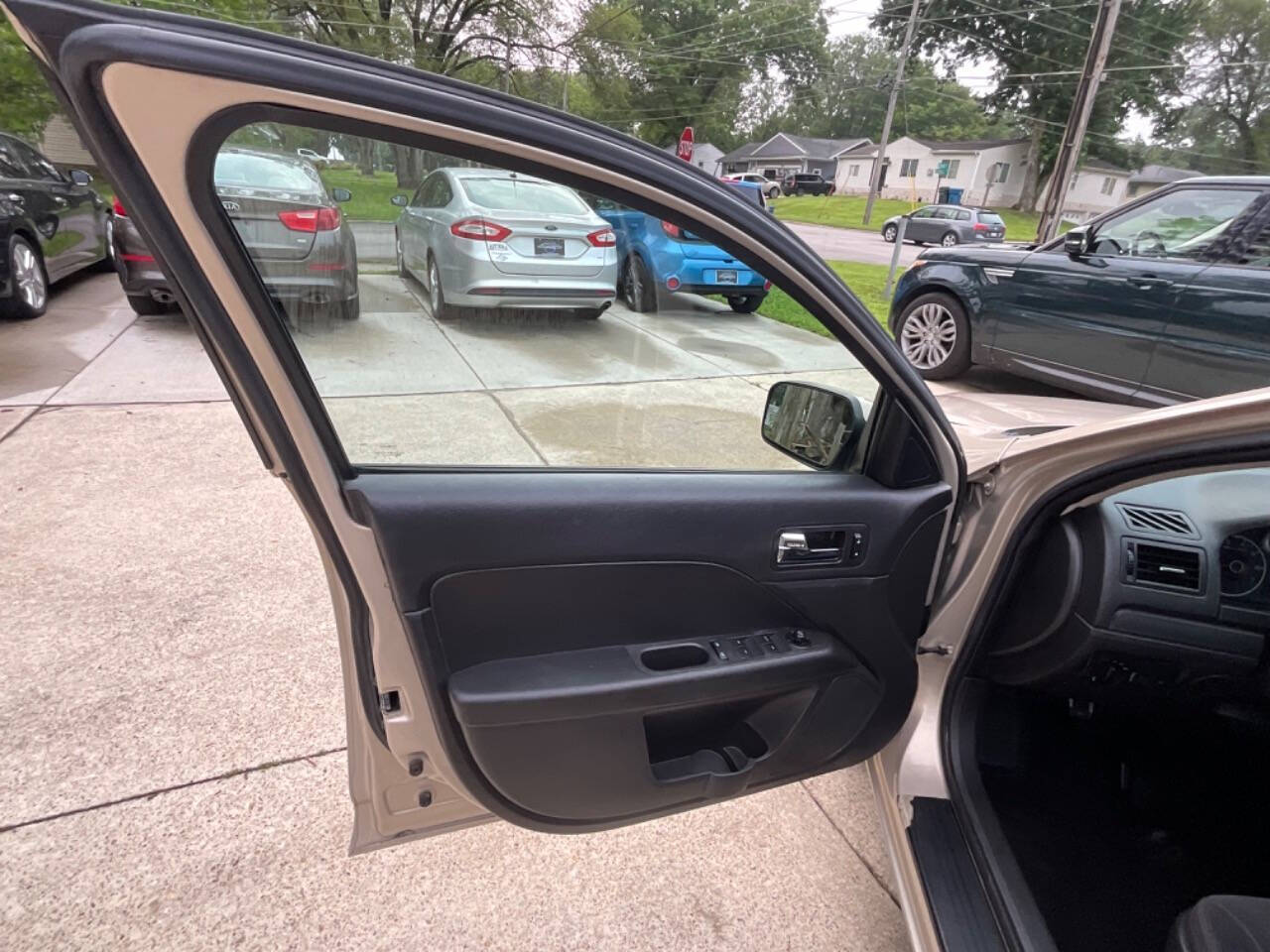 2006 Ford Fusion for sale at Auto Connection in Waterloo, IA