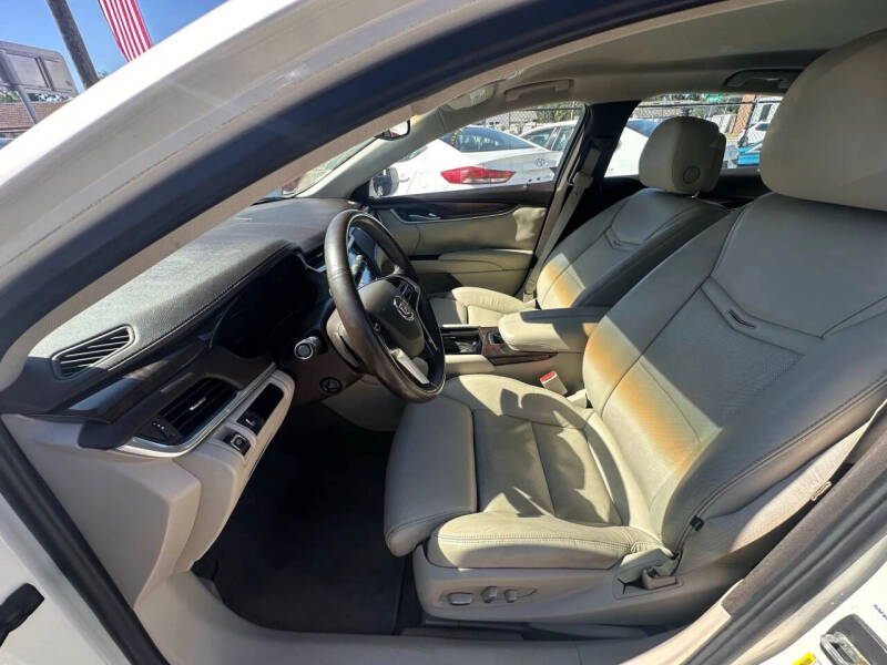 2013 Cadillac XTS Luxury Collection