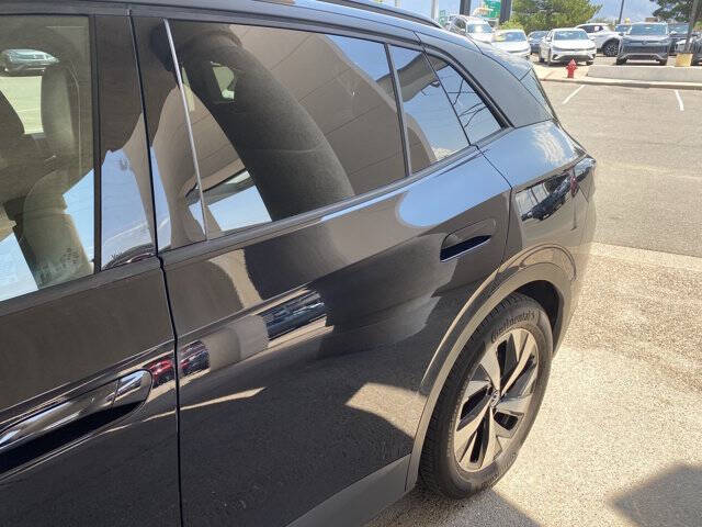 2023 Volkswagen ID.4 Pro