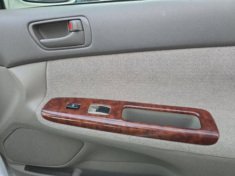 2004 Toyota Camry XLE