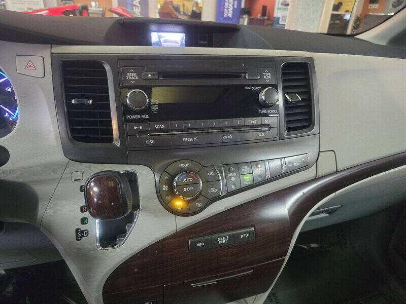 2011 Toyota Sienna XLE 8-Passenger