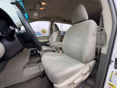 2015 Toyota Sienna L 7-Passenger