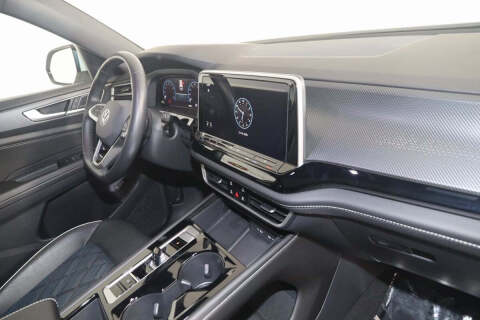 2024 Volkswagen Atlas Cross Sport SEL Premium R-Line 4Motion