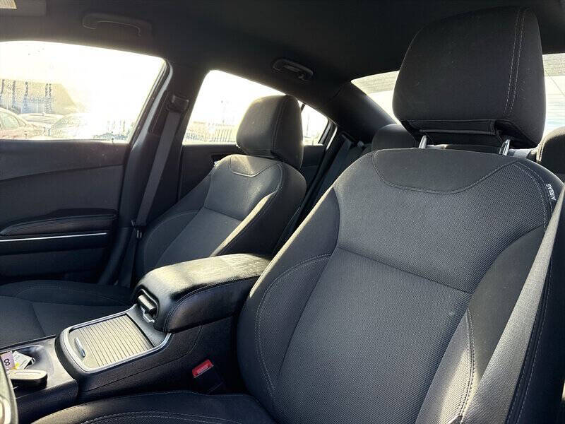 2017 Dodge Charger SE