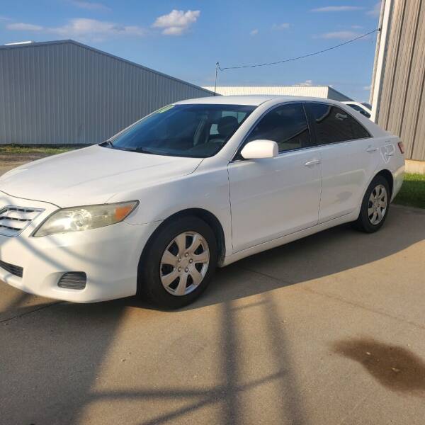 2010 Toyota Camry for sale at The Auto Shoppe Inc. in New Vienna IA
