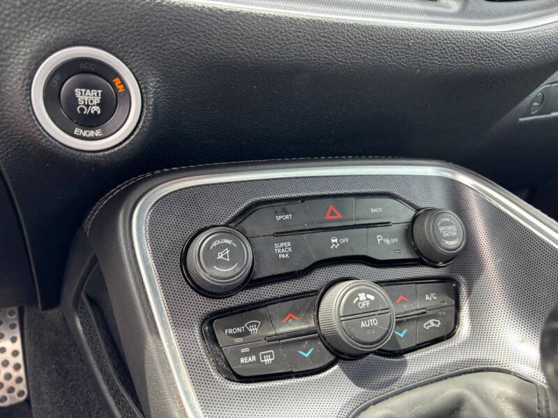2015 Dodge Challenger R/T Plus