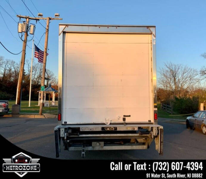 2019 Freightliner M2 106