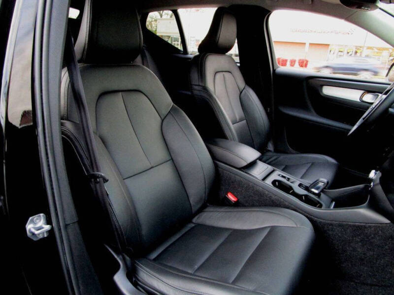 2020 Volvo XC40 T5 Momentum